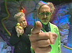 002-07.jpg (20647 bytes)