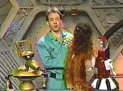 002-17.jpg (25448 bytes)