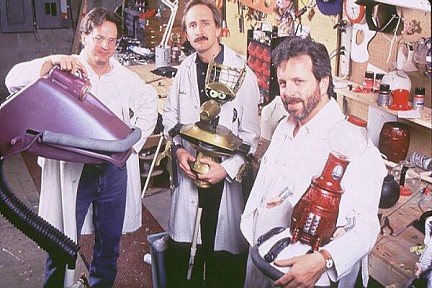 3bots.jpg (57327 bytes)