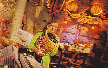 mag-960511b.jpg (61732 bytes)