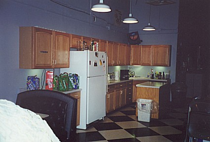 99-057.jpg (34629 bytes)