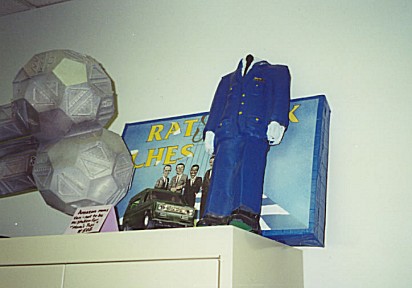 99-063.jpg (29905 bytes)