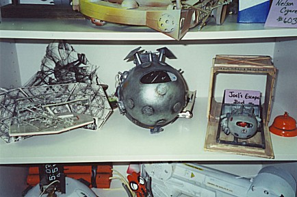 99-070.jpg (49576 bytes)