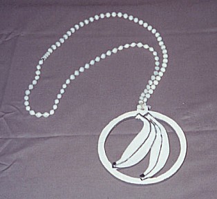 prop0624-banana.jpg (24076 bytes)