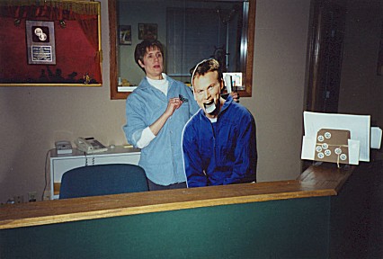 99-008.jpg (35897 bytes)