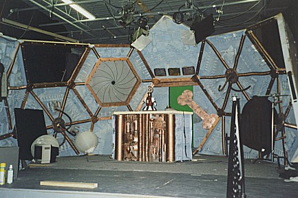 99-015.jpg (56382 bytes)