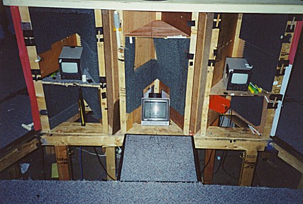 99-017.jpg (52774 bytes)