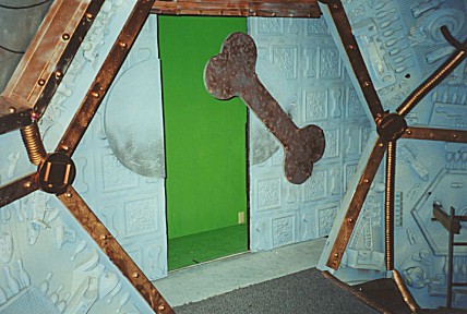 99-020.jpg (48529 bytes)