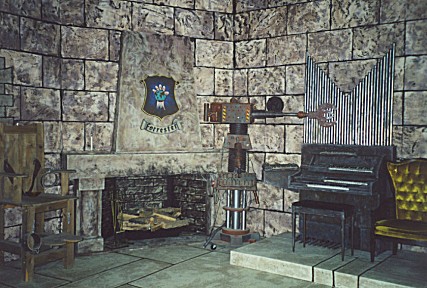 99-025.jpg (60754 bytes)